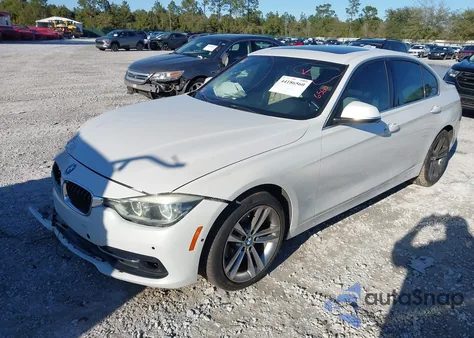 2017 BMW 330I z USA, uszkodzony, nr VIN WBA8B9G35HNU56055